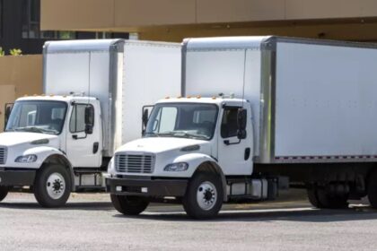 How To Lease a Straight Truck for Business
