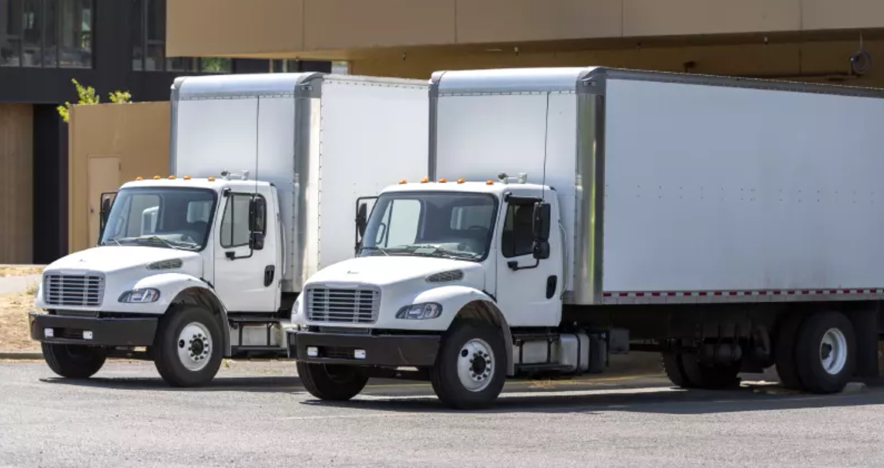 How To Lease a Straight Truck for Business
