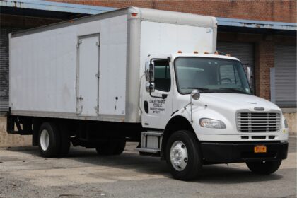 How to Lease a Box Truck for Business