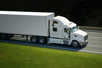 How to Lease a Semi-Trailer for Business