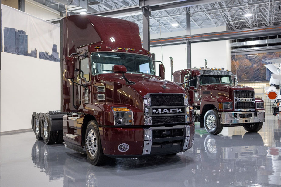 Mack-vs-DAF-Trucks3
