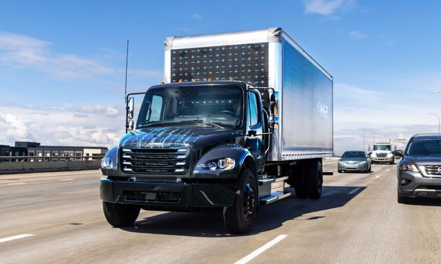 Peterbilt-vs-Freightliner-Trucks
