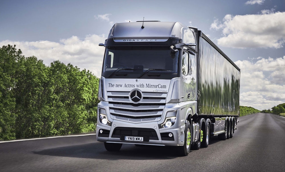 Pros-and-Cons-of-Mercedes-Benz-Trucks